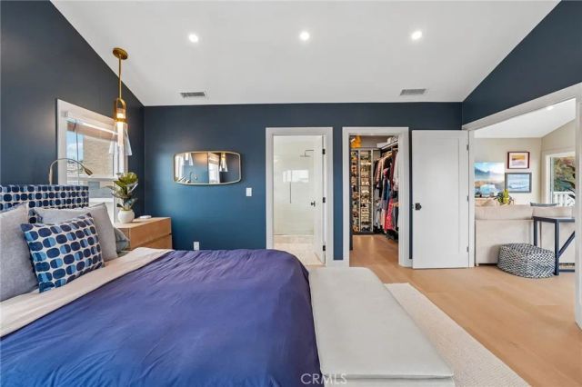 677 5th Street, Hermosa Beach, CA 90254