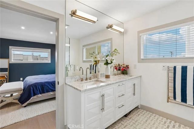677 5th Street, Hermosa Beach, CA 90254