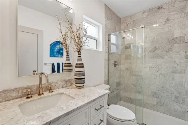 677 5th Street, Hermosa Beach, CA 90254