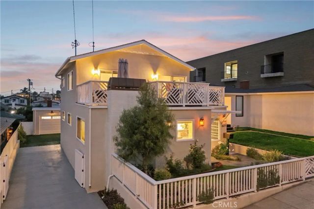 677 5th Street, Hermosa Beach, CA 90254