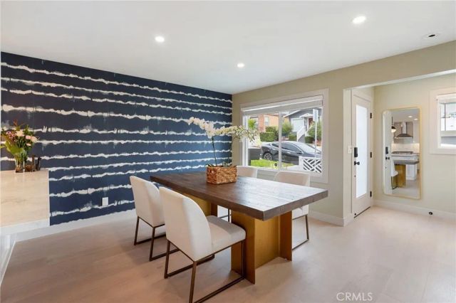 677 5th Street, Hermosa Beach, CA 90254