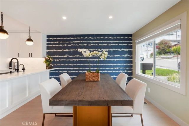 677 5th Street, Hermosa Beach, CA 90254