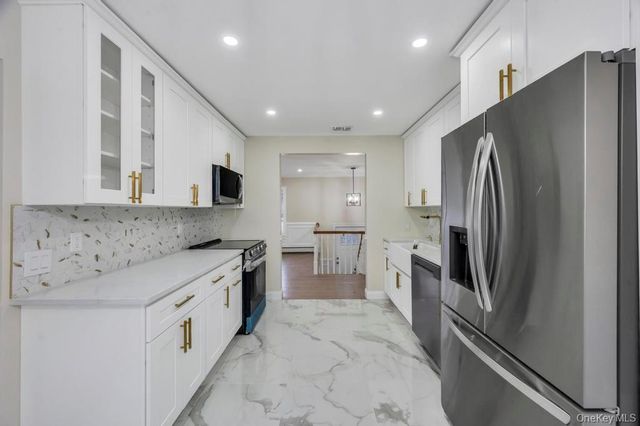 191 Ridge Road, Wheatley Heights, NY 11798