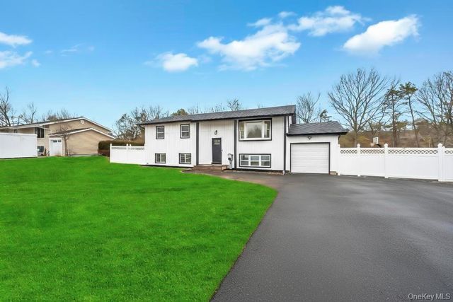 191 Ridge Road, Wheatley Heights, NY 11798