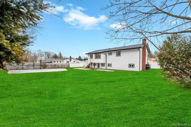 191 Ridge Road, Wheatley Heights, NY 11798