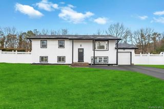 191 Ridge Road, Wheatley Heights, NY 11798