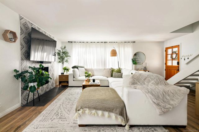 3825 Kendall St, San Diego, CA 92109