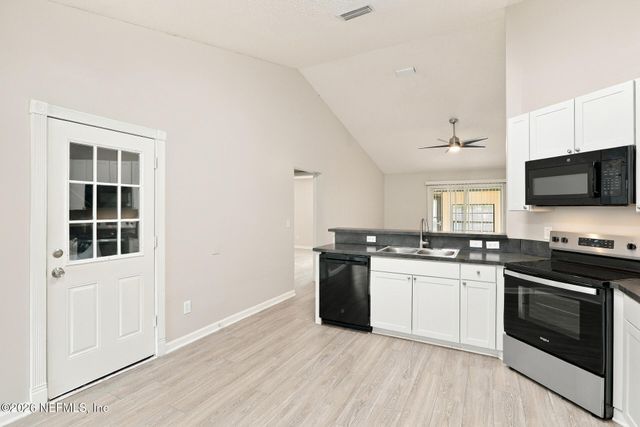 6676 SOUTHERN OAKS Drive, Jacksonville, FL 32244