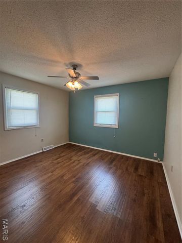 22 N New Madrid, Benton, MO 63736