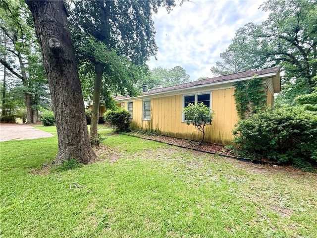 520 Southwick Drive, Fayetteville, NC 28303