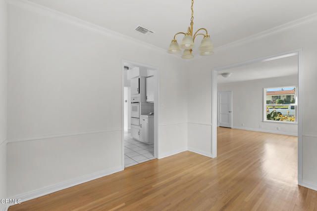 1716 N Roosevelt Avenue, Altadena, CA 91001