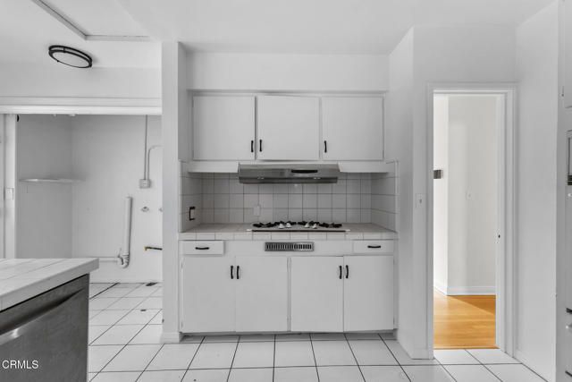 1716 N Roosevelt Avenue, Altadena, CA 91001