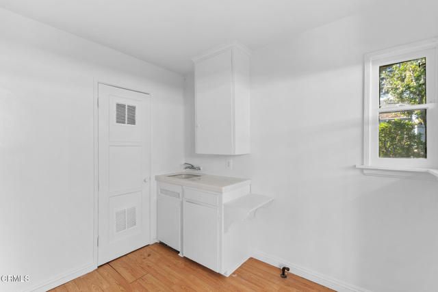 1716 N Roosevelt Avenue, Altadena, CA 91001