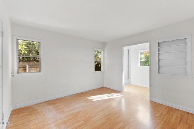 1716 N Roosevelt Avenue, Altadena, CA 91001