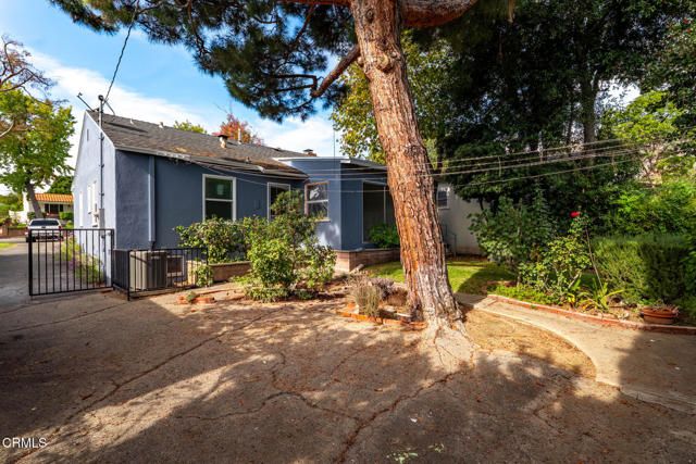 1716 N Roosevelt Avenue, Altadena, CA 91001