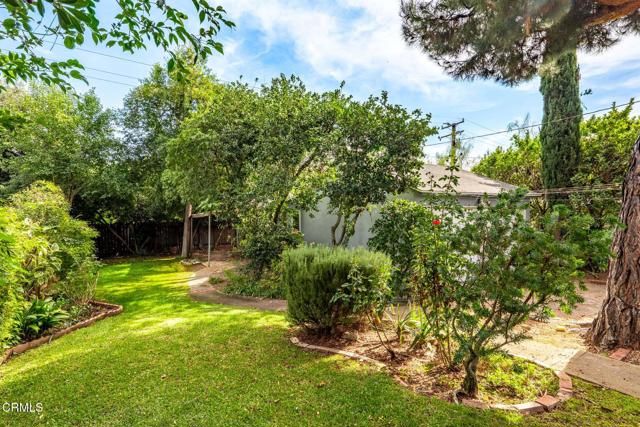 1716 N Roosevelt Avenue, Altadena, CA 91001