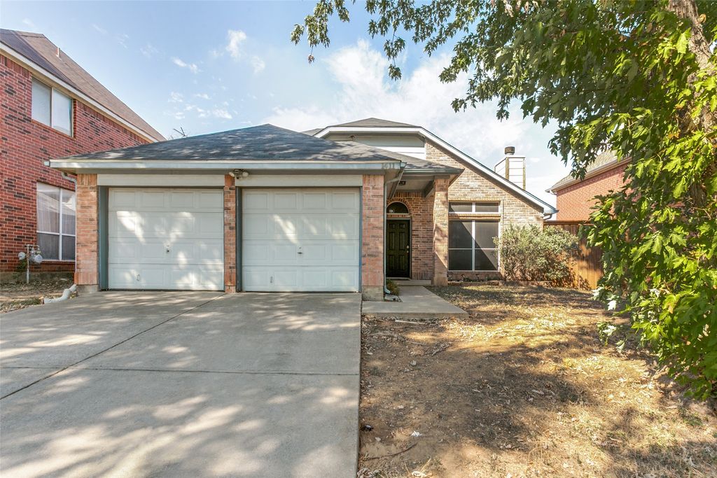 1411 Chinaberry Drive, Lewisville, TX 75077 — exterior