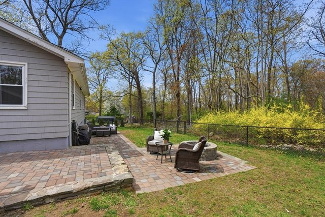 1 Odonnell Dr, Attleboro, MA 02703