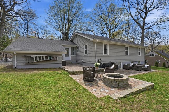 1 Odonnell Dr, Attleboro, MA 02703