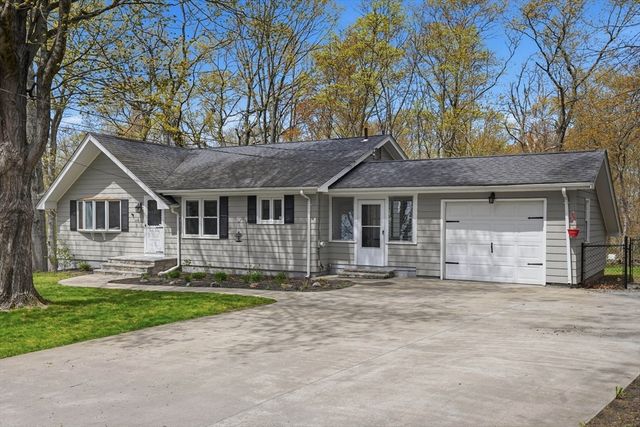 1 Odonnell Dr, Attleboro, MA 02703