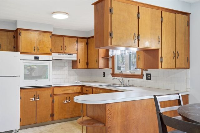 1 Odonnell Dr, Attleboro, MA 02703