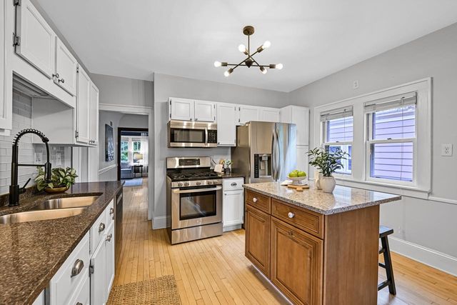 2207 N 66th STREET, Wauwatosa, WI 53213