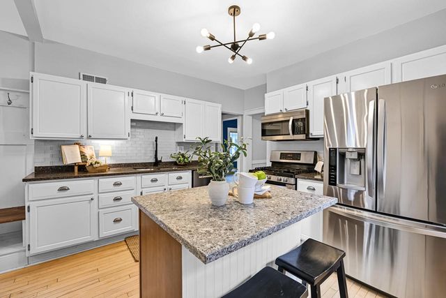 2207 N 66th STREET, Wauwatosa, WI 53213