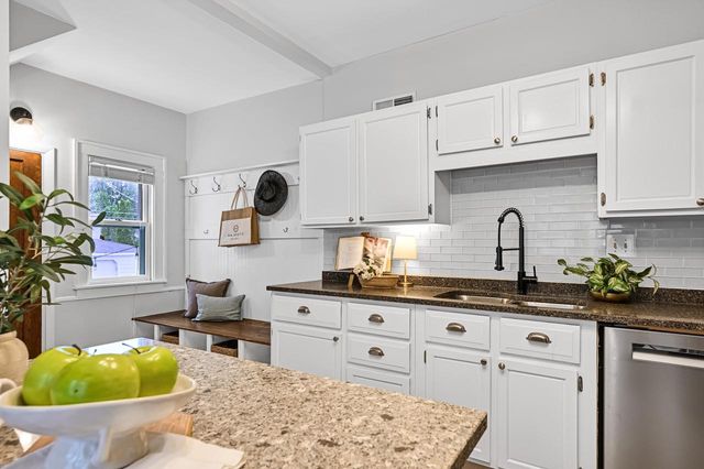 2207 N 66th STREET, Wauwatosa, WI 53213