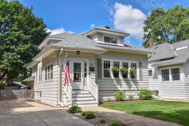 2207 N 66th STREET, Wauwatosa, WI 53213