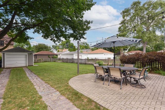2207 N 66th STREET, Wauwatosa, WI 53213