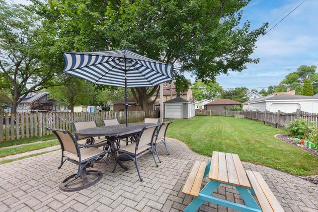 2207 N 66th STREET, Wauwatosa, WI 53213
