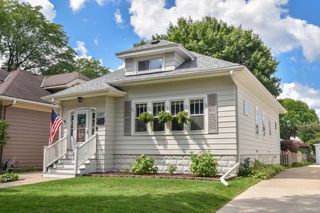 2207 N 66th STREET, Wauwatosa, WI 53213