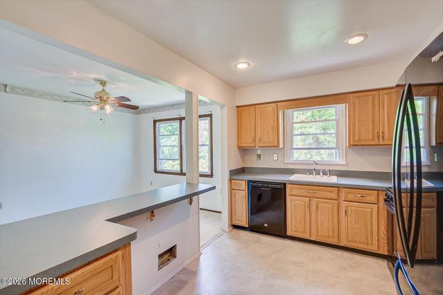 864 Malden Drive, Cliffwood Beach, NJ 07735