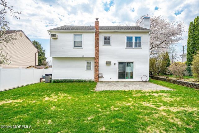 864 Malden Drive, Cliffwood Beach, NJ 07735