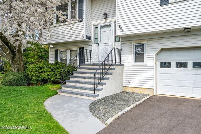 864 Malden Drive, Cliffwood Beach, NJ 07735