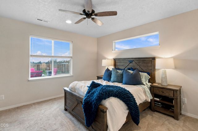 2569 NW Upas Way, Redmond, OR 97756