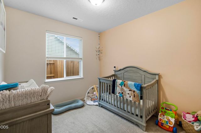 2569 NW Upas Way, Redmond, OR 97756