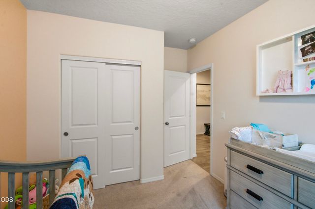 2569 NW Upas Way, Redmond, OR 97756