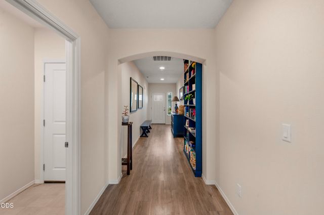 2569 NW Upas Way, Redmond, OR 97756