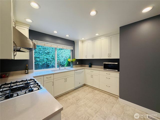 10509 NE 197th Street, Bothell, WA 98011