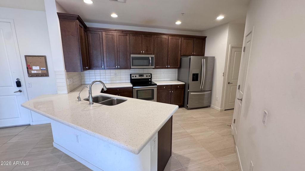 2511 W QUEEN CREEK Road 337, Chandler, AZ 85248 — photo 4