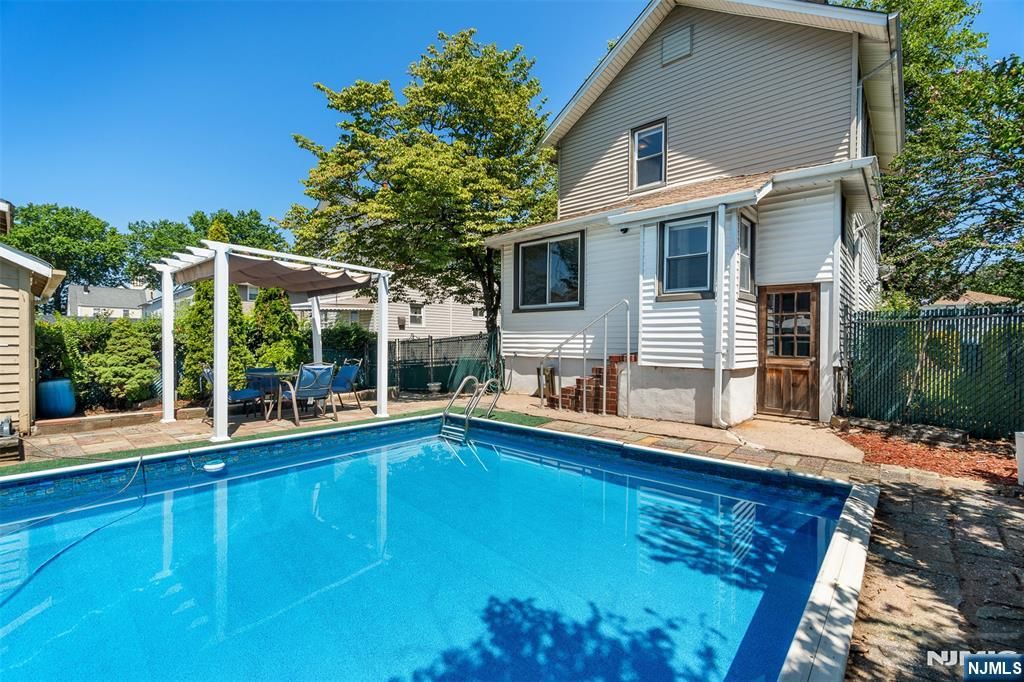 321-323 Simons, Hackensack, NJ 07601