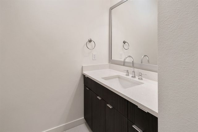 1583 Fiji Street, Dallas, TX 75203