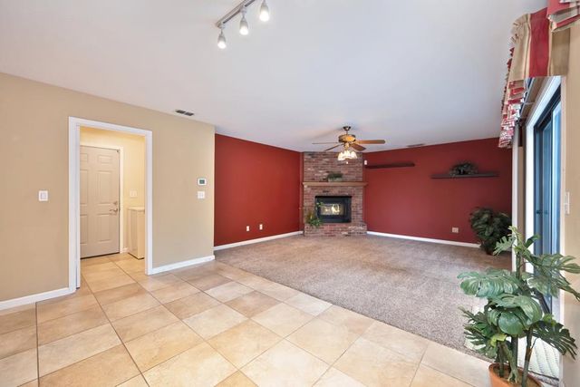 8430 Blossom Hill Ct, Citrus Heights, CA 95610