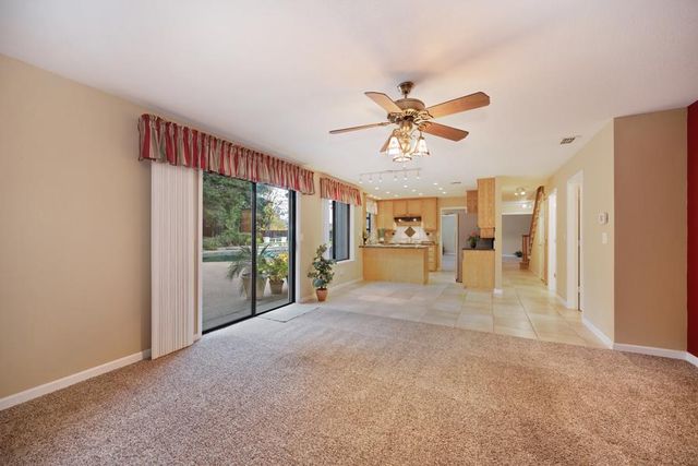 8430 Blossom Hill Ct, Citrus Heights, CA 95610