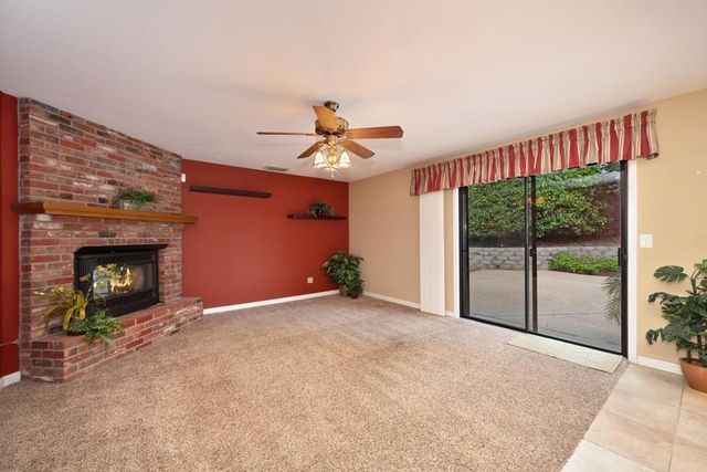 8430 Blossom Hill Ct, Citrus Heights, CA 95610