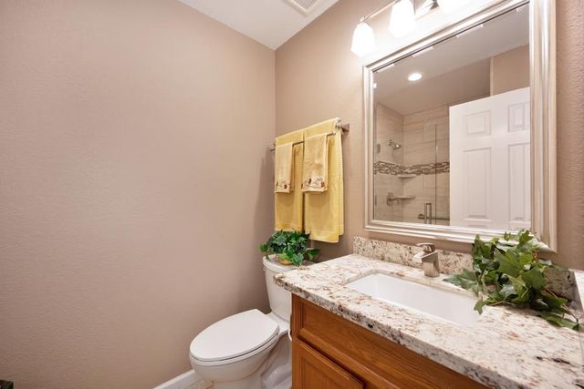 8430 Blossom Hill Ct, Citrus Heights, CA 95610