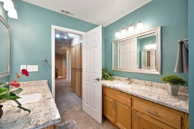 8430 Blossom Hill Ct, Citrus Heights, CA 95610