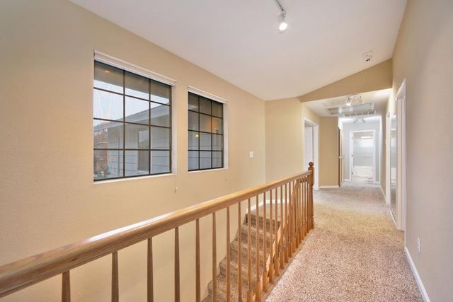 8430 Blossom Hill Ct, Citrus Heights, CA 95610