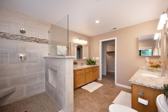 8430 Blossom Hill Ct, Citrus Heights, CA 95610